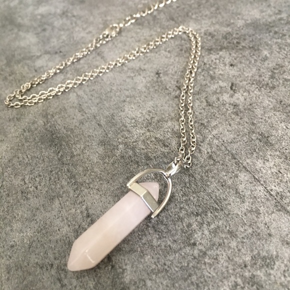 Jewelry - Rose Quartz Silver Toned Healing Point Necklace.